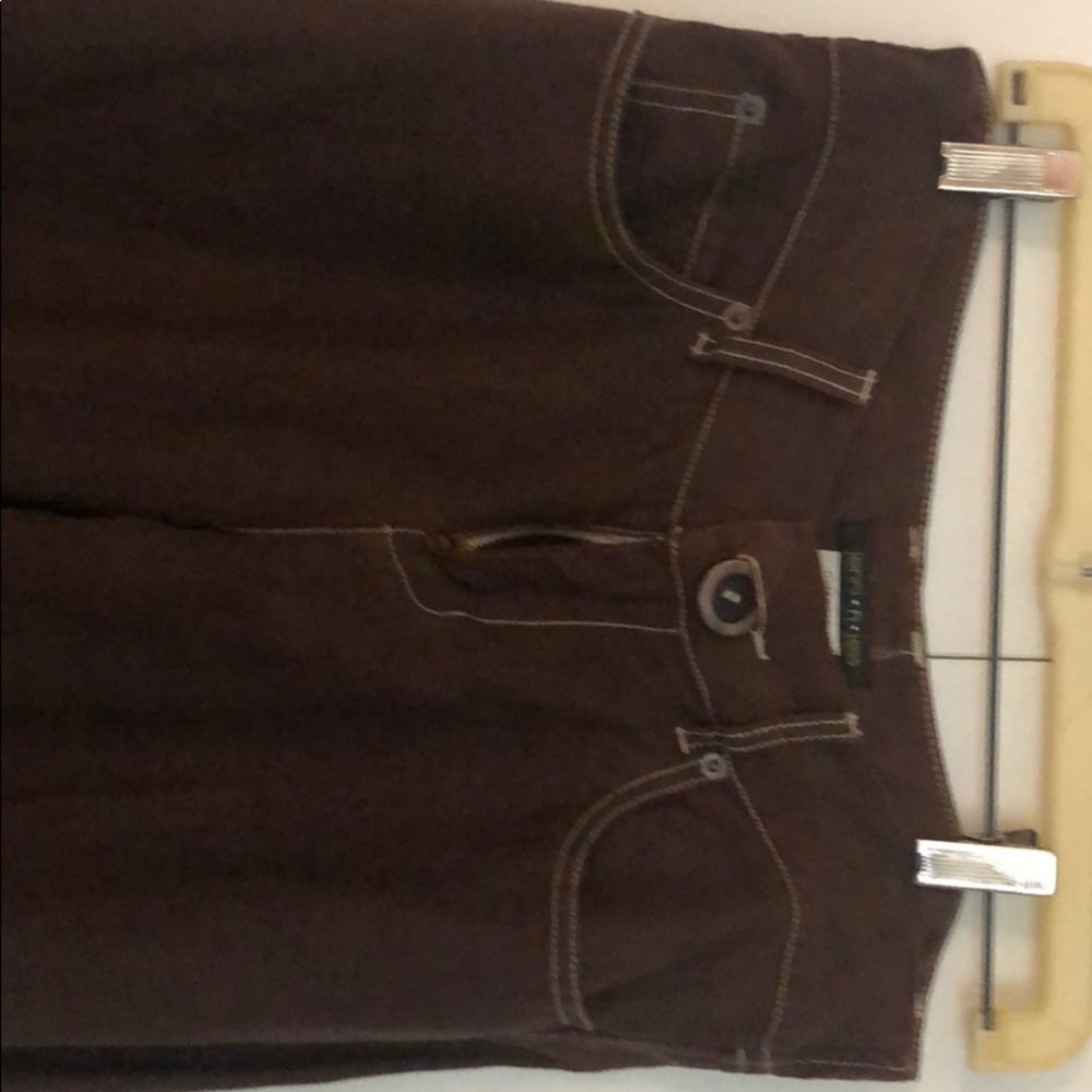 Capris - Picture 3 of 4